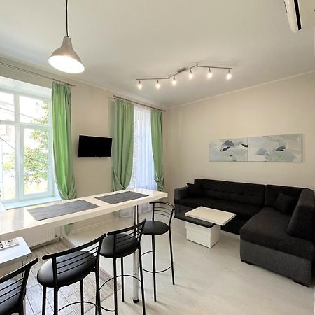 Modern Apartment In Old City Center Lemberg Exterior foto